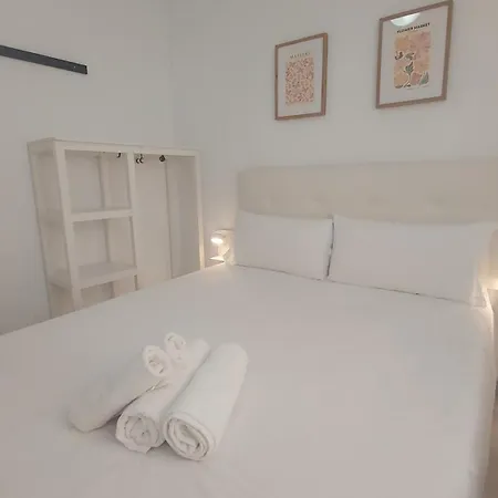 Del Parque Flats Victoria Family Apartment